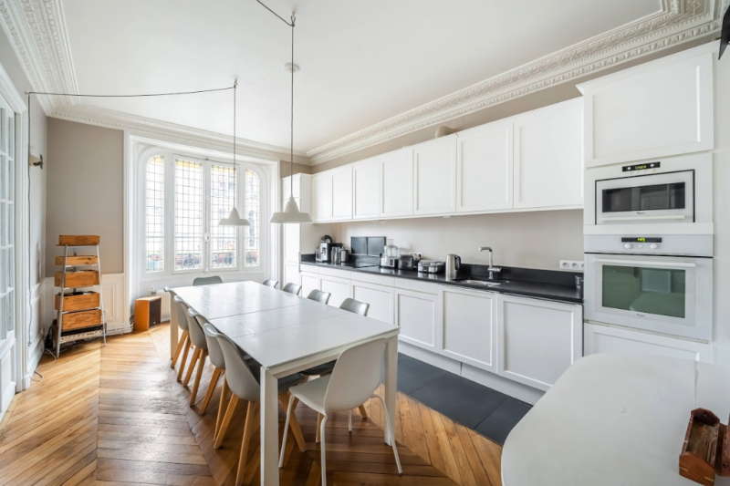 renting an apartment for a film shoot in the center of Paris