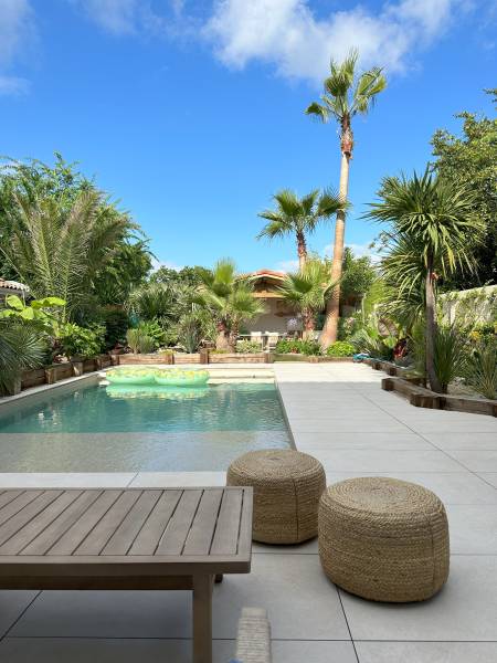 Shooting location in the beautiful city of Bordeaux, FRANCE