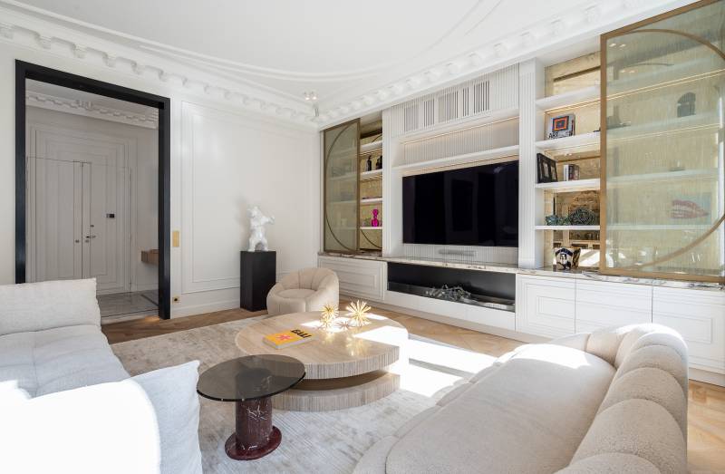 luxurious and exclusive event venue located in the heart of Paris, France