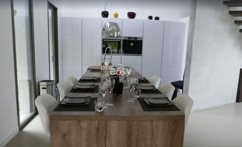 Contemporary villa with heated swimming pool perfectly suited for shooting filming and events in Aix-en-Provence and surrounding regions