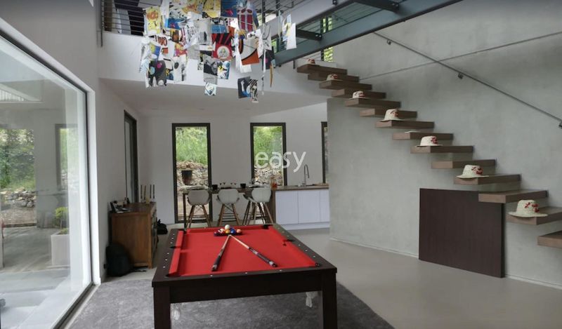 private villa available for filming purposes in the city of Aix en Provence, FRANCE