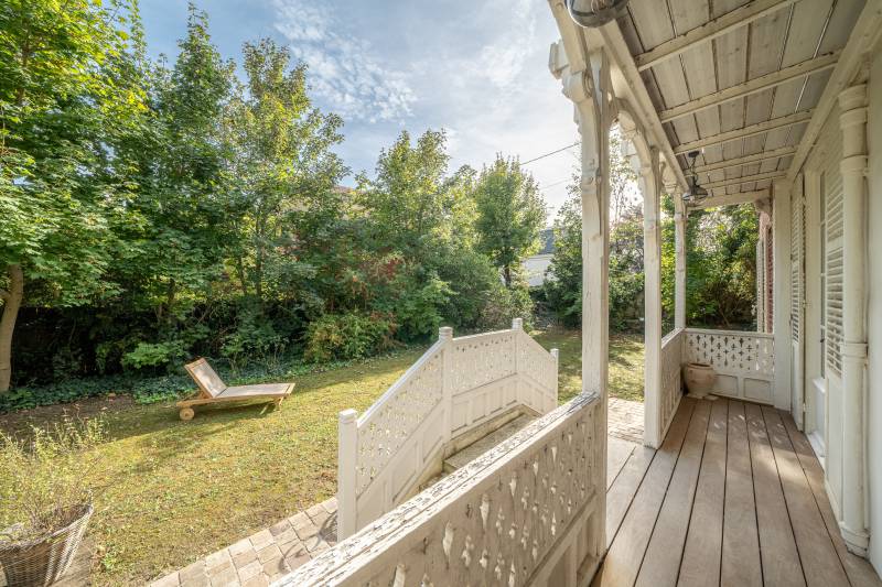 Unique and Unusual Villa Available for Rent Specifically for Photo Shoots in Paris, FRANCE