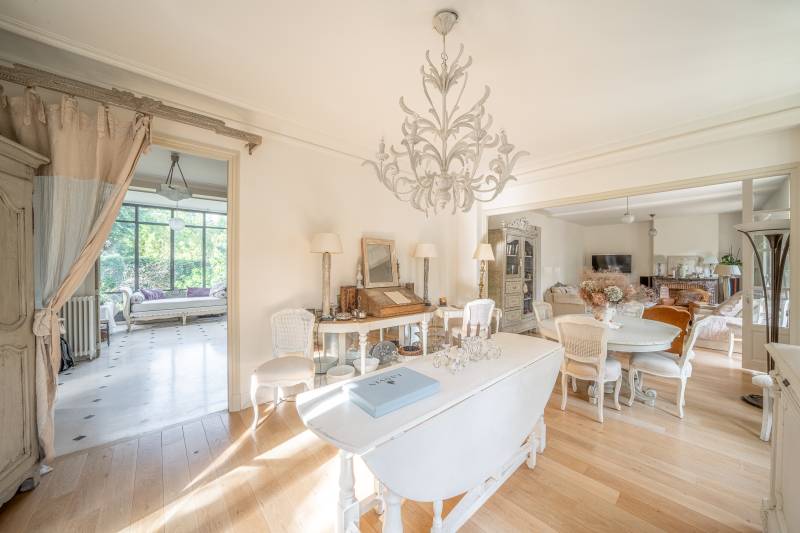 Villa located in France ideally suited for high-quality photo production and photography sessions in Paris
