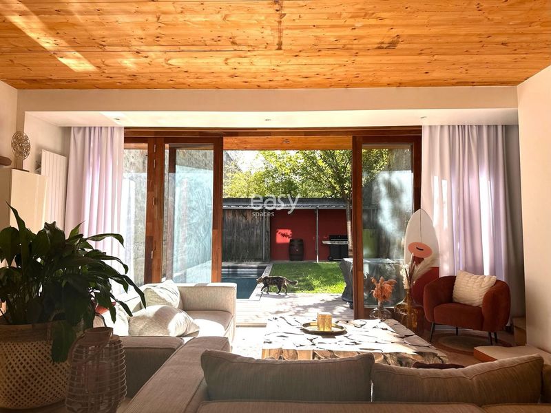 unique and atypical house perfect for film shooting in Bordeaux, FRANCE