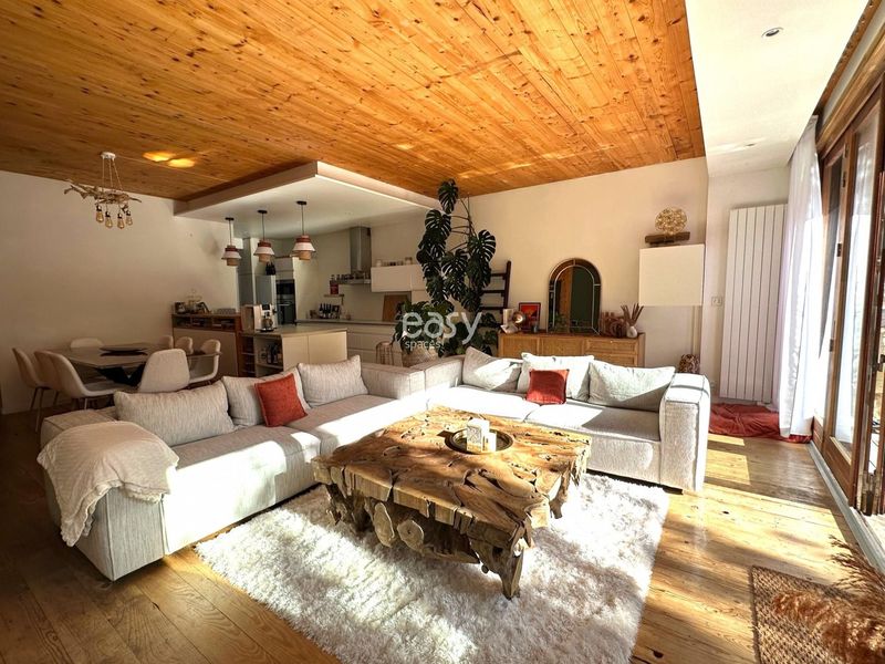 atypical space located in Bordeaux, France, perfect for unique and creative photo shoots