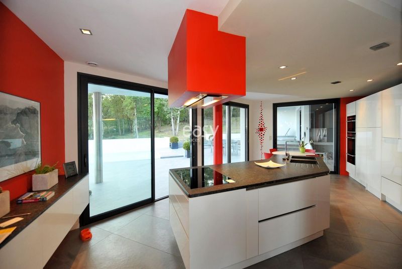 decor for professional photo shoot session set in Toulouse city