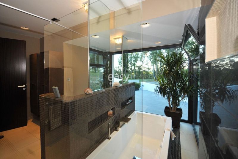 to suggest and propose an appropriate location for shooting a film or video production