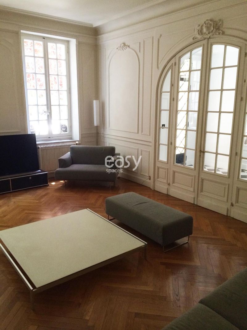 private mansion available for professional photoshoots and filming purposes