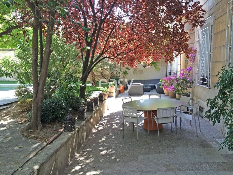 Who exactly is familiar with a scouting agency specializing in location services within the entire Paca region?