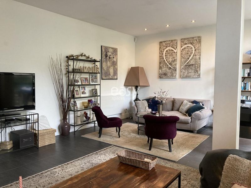 Parisian shooting location in France renowned for its unique and picturesque settings