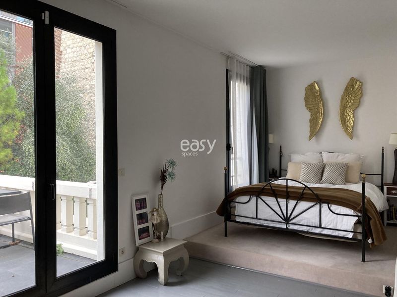 find a private house suitable for a professional photo shooting session