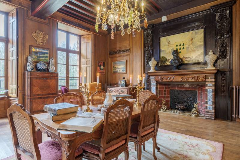 Castle available for rent for hosting exceptional events in the heart of Paris, France