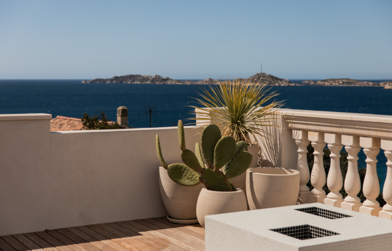 rent a sea view location for photo shoot in Marseille, FRANCE with stunning coastal scenery