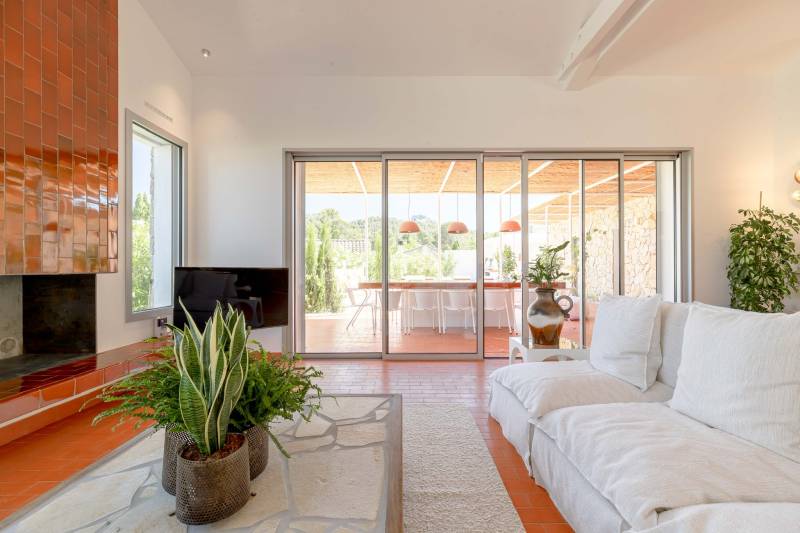 Beautiful house ideally suited for photo shoots located in the picturesque region of Provence in FRANCE