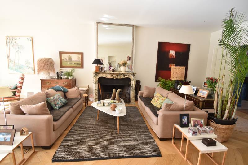 Rent a beautiful house for a professional photo shoot in Gironde, FRANCE