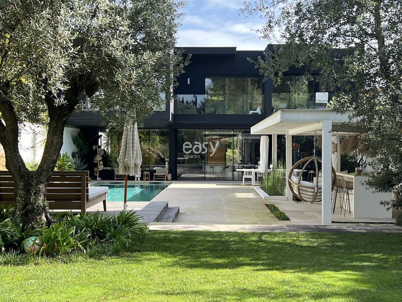 shooting location in Bordeaux, FRANCE where the photo session took place