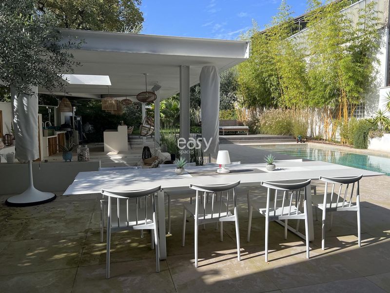 Villa with garden available for a professional photo shoot in FRANCE