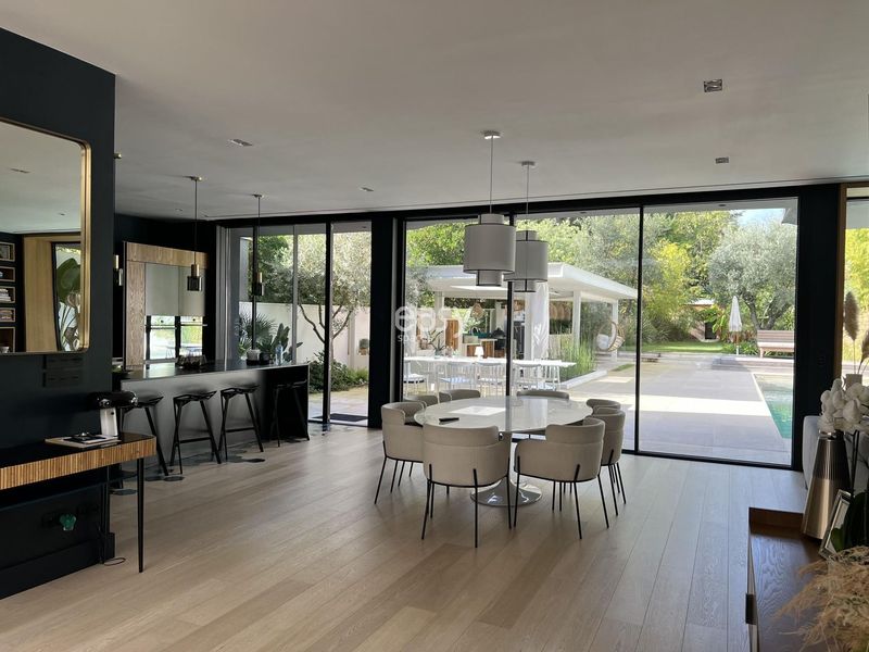 decor available for rent specifically designed for professional photo shoots in FRANCE