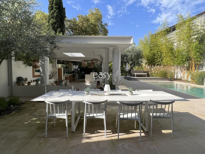 Background decoration setting specifically designed for photo shoots in Bordeaux, FRANCE