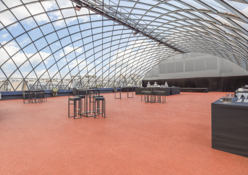 Photo shoot location with a magnificent view of the Eiffel Tower in France