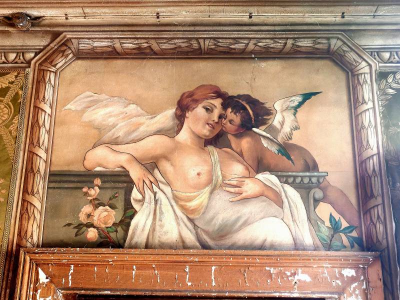 Original set available for rent for filming in Paris