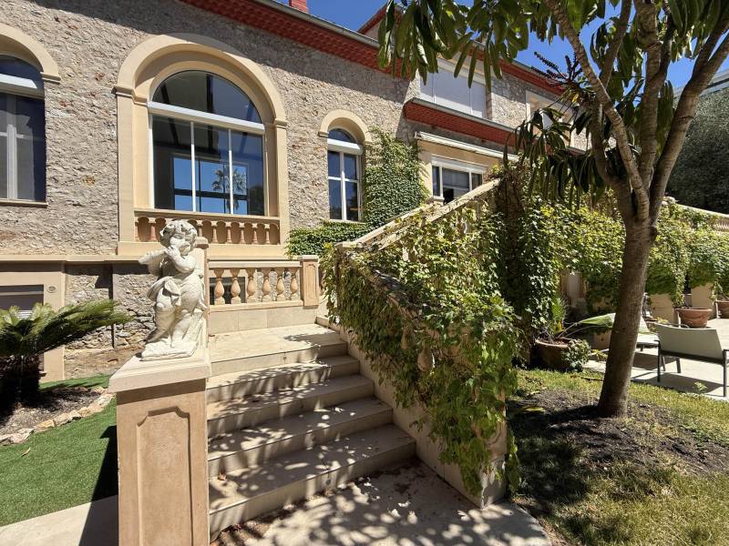 Filming location on the beautiful and picturesque French Riviera coast in FRANCE