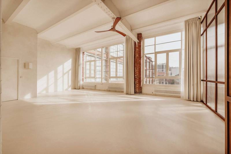 unique venue rental for a cocktail reception in Paris