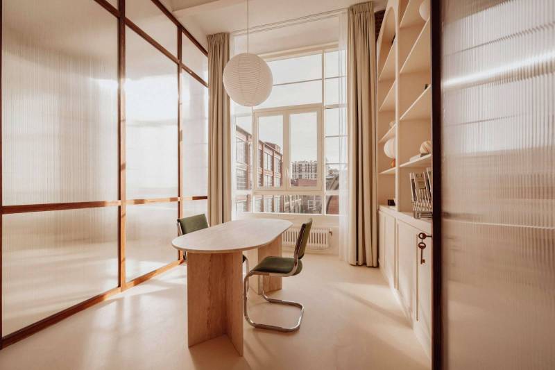 rent an artist’s studio for a cocktail reception in Paris