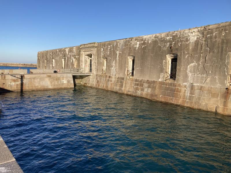 rent an unusual and unique space in FRANCE for professional photo production purposes