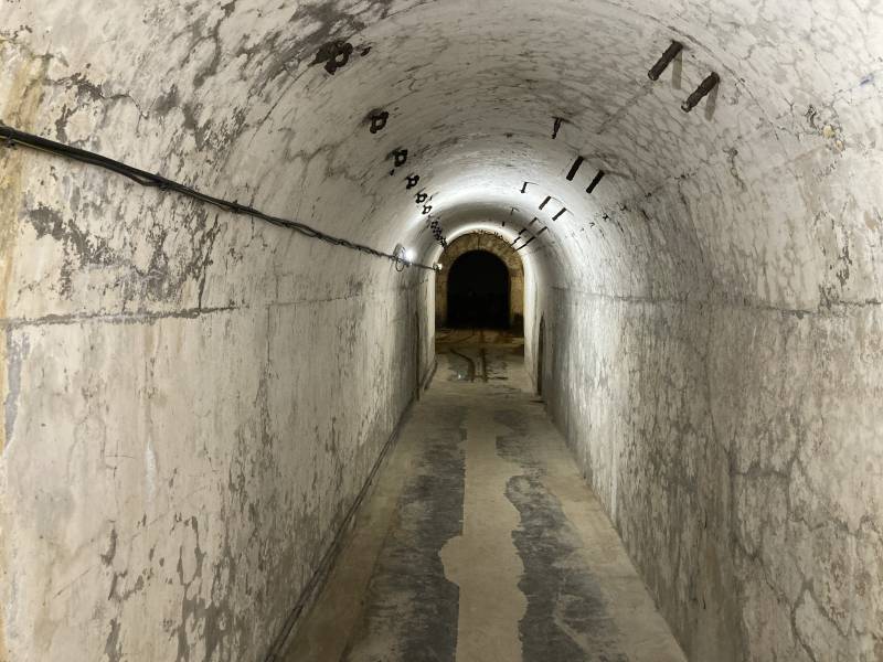 Location of a jail type facility available for shooting purposes in FRANCE, ideal for film and photography sessions