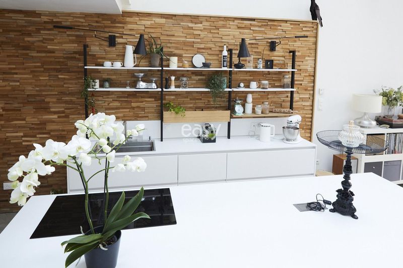 find a suitable filming location in the northern region of FRANCE