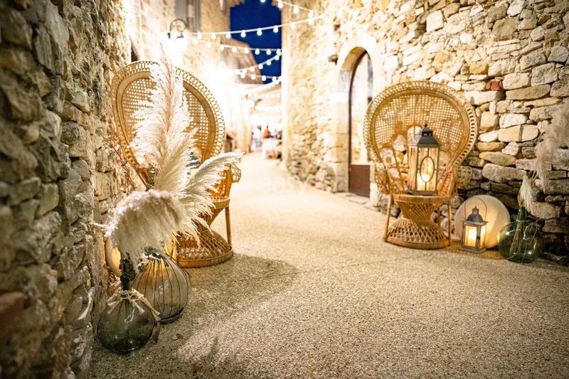 Event venue located in the picturesque Vaucluse region of France