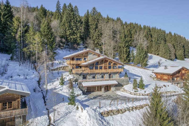Luxury chalet available for rent in FRANCE for professional Mont-Blanc photo shoot sessions