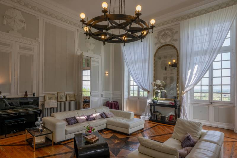 Filming location in the Gironde area of FRANCE