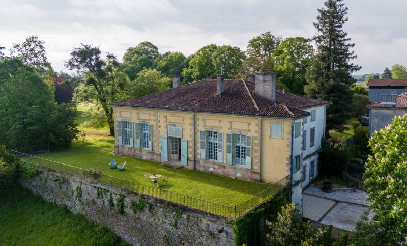 Beautiful and Spacious Residence Available for Photoshoot Rental in Bordeaux, France