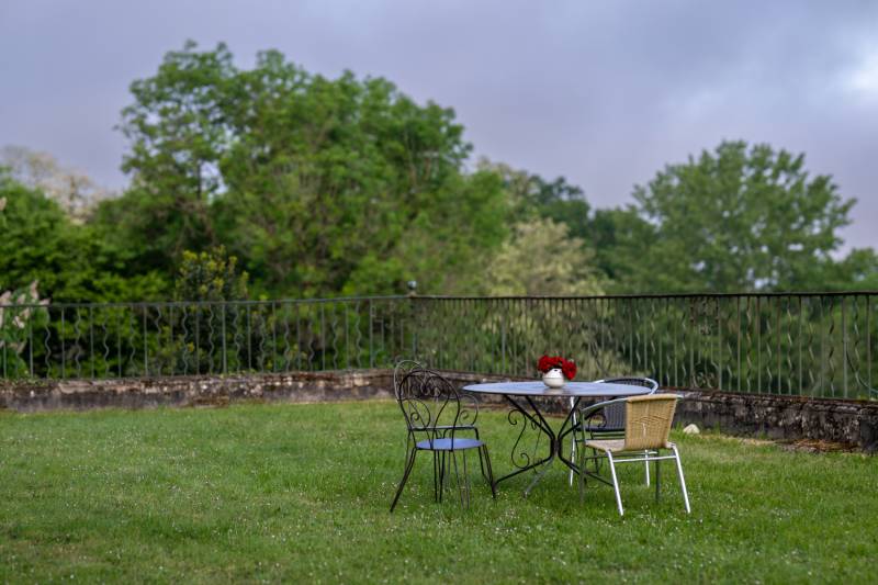 Location of photo shoot in the Gironde region of France