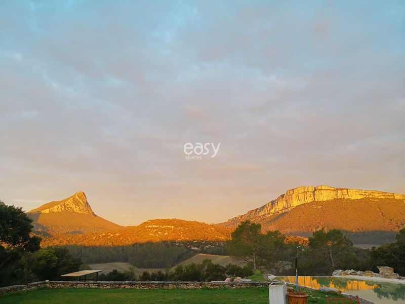 photoshoot location in the scenic and picturesque south region of FRANCE