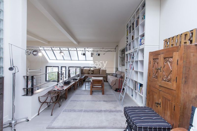 rental of a venue space suitable for professional photo and video shoots in Paris