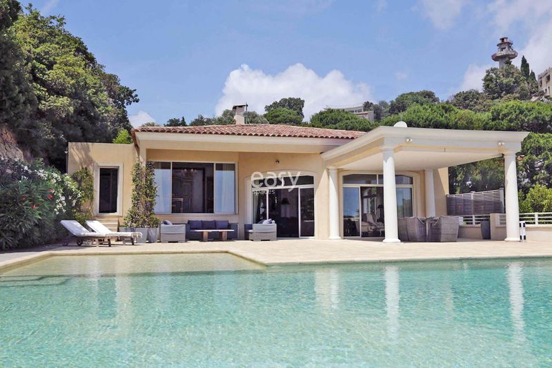 private villa available for rental specifically designed for professional photo shoots located in Nice