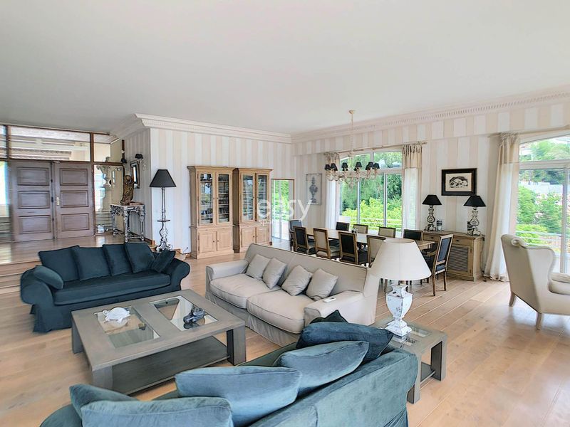 agency specializing in the rental of various locations for professional photoshoots and filming sessions