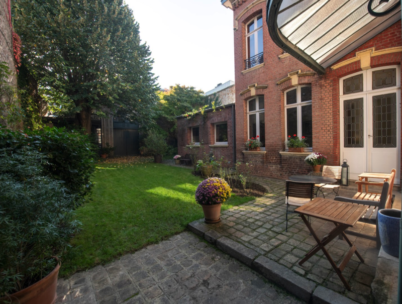 Photoshoot location with garden in Rouen