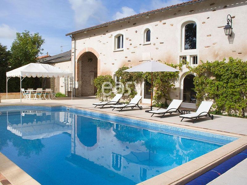 beautiful and charming residence ideally suited for film shooting in Nantes