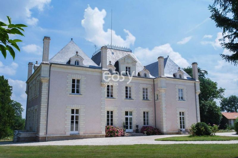 decor for a product launch event specifically organized in the city of Nantes