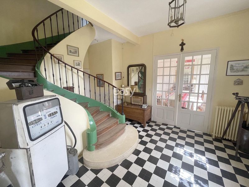 Private mansion available for rent in FRANCE specifically for film shooting purposes