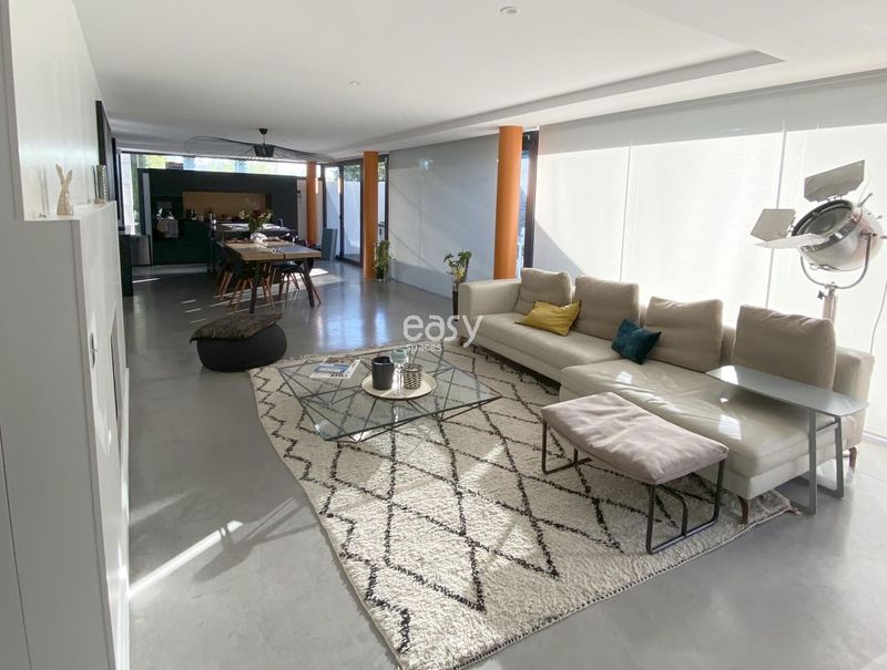 Modern villa in MARSEILLE, FRANCE, perfectly suited for professional photo shoots and photography sessions