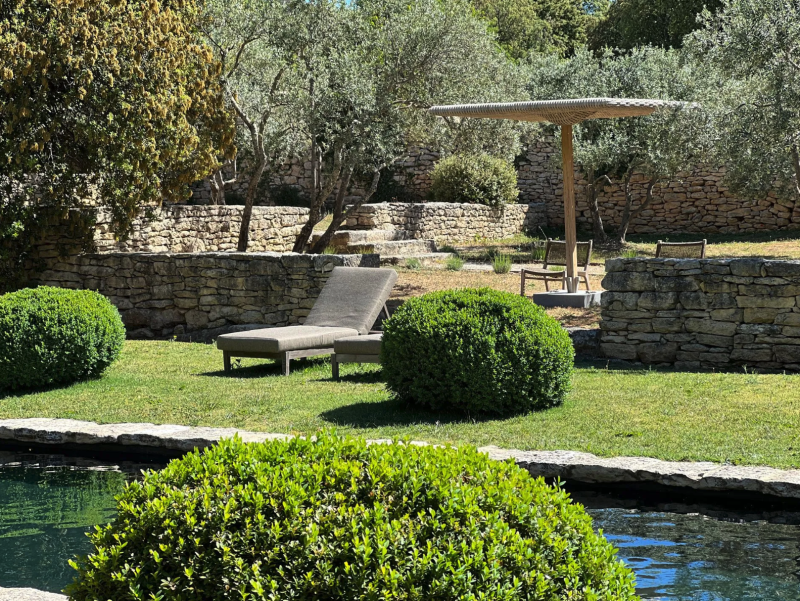 Stone house intended for professional photographic production in FRANCE