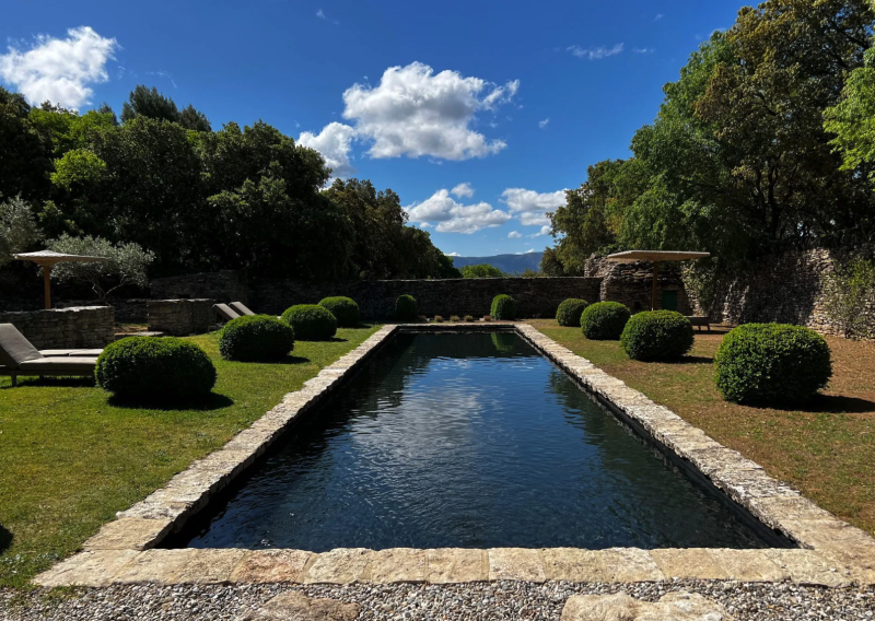 Mas house available for rent in Provence, France, for professional photoshoot sessions