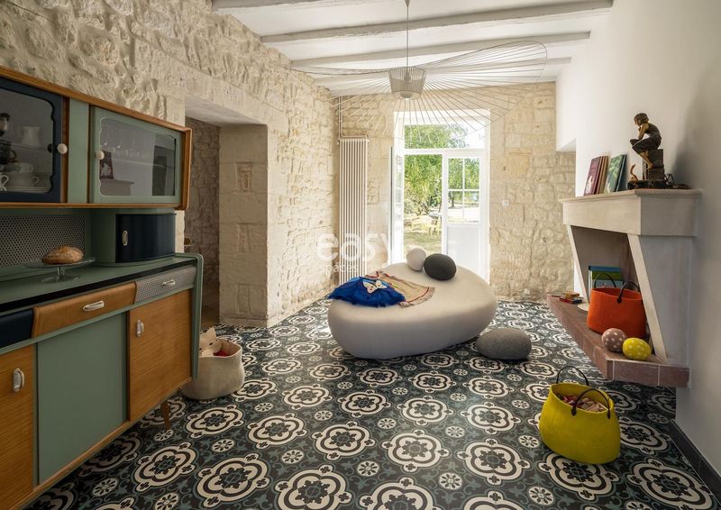 Scenic decoration setup intended specifically for photo and video shoots near Bordeaux