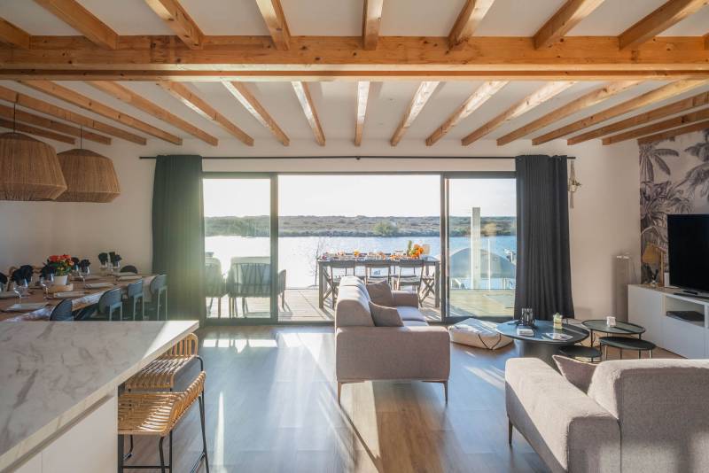 Rental of a House in France for a Photoshoot with a Beach View Offering Stunning Scenery