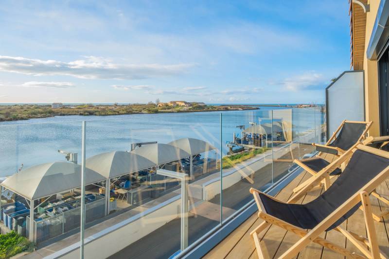 location of the photo shoot at the beach in FRANCE